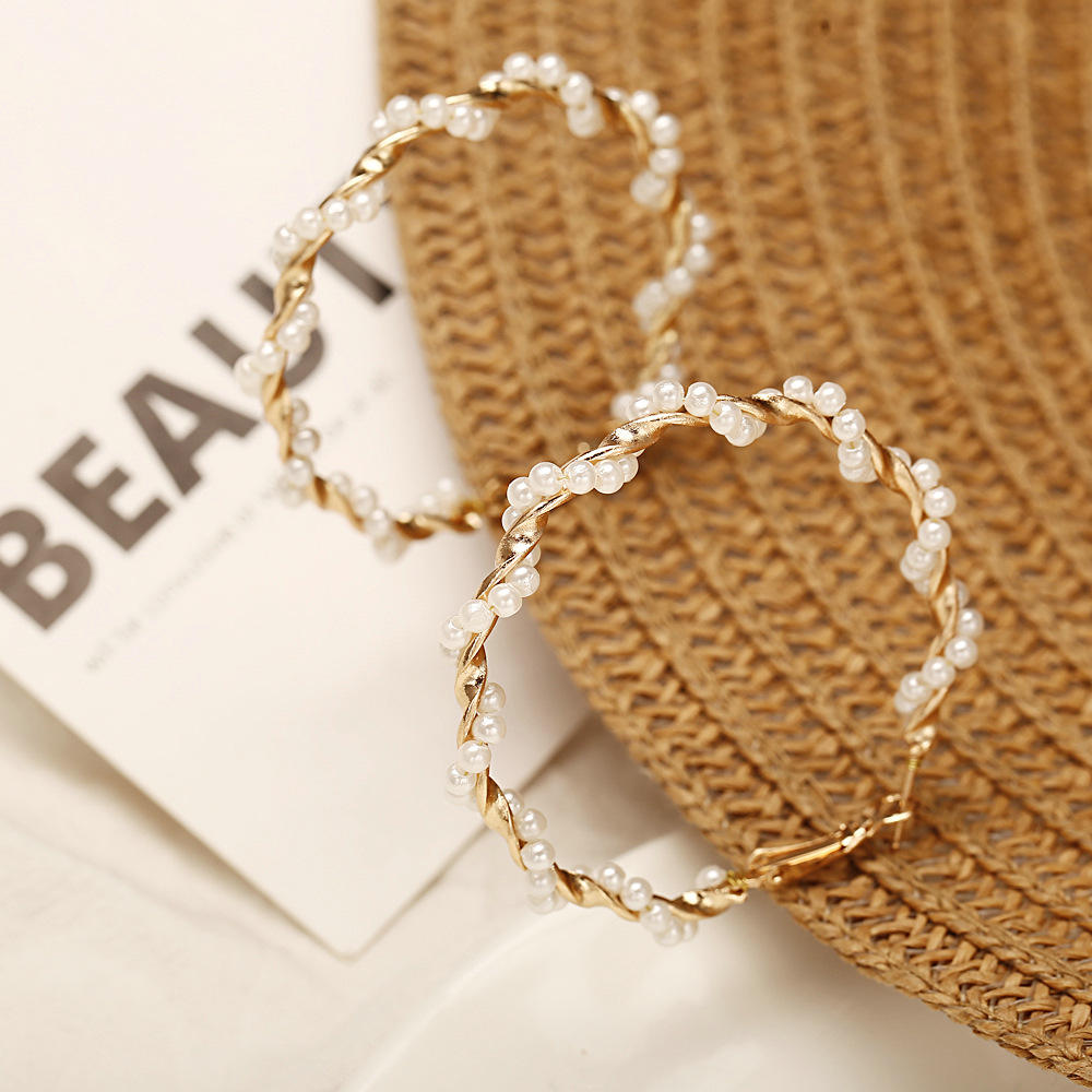 Pearl Earrings for womenMaterial:- Pearl + Alloy zincColor :- Gold