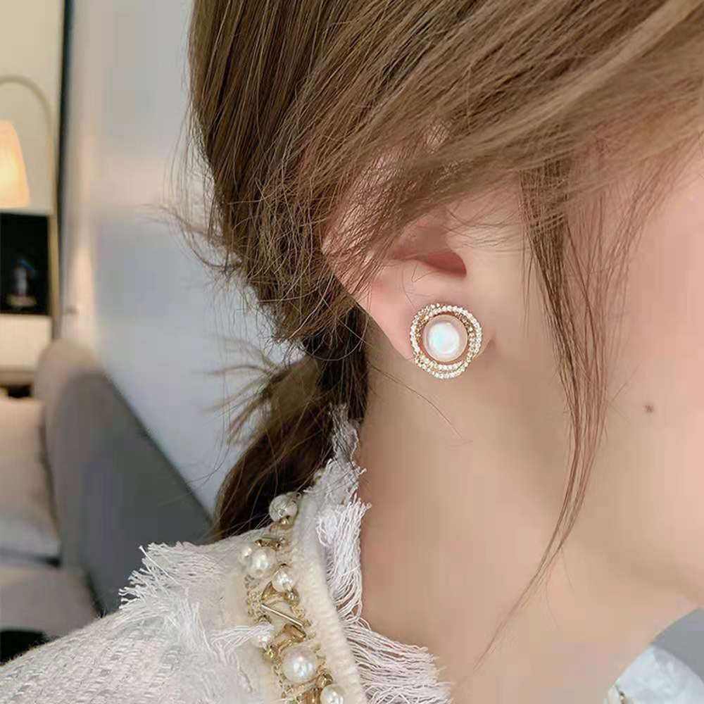Floral zircon pearl Ear studs, Exclusively launchColor specifications :- goldenReady stock available