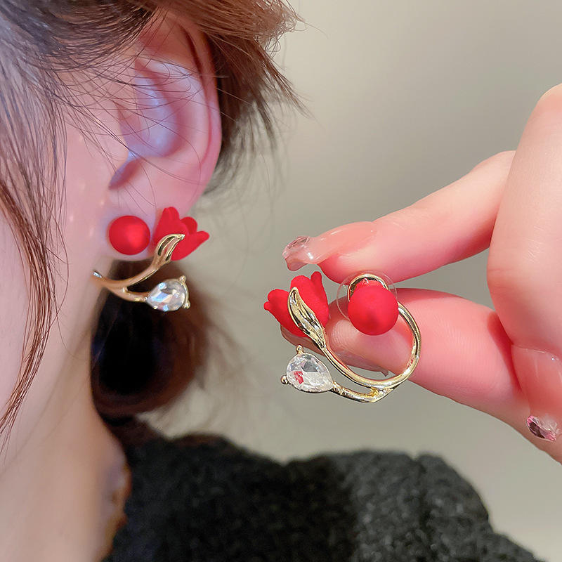 Flower Ear studs for women Material:- Alloy Copper Color:- RedAnti tarnish studs
