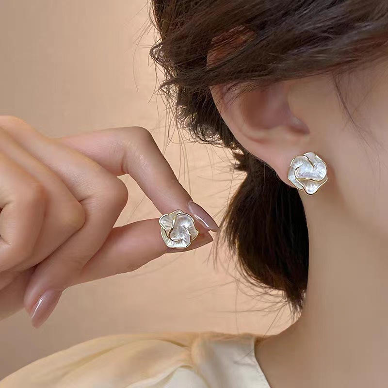 Flower shape ear studs Anti Tarnish ear studs