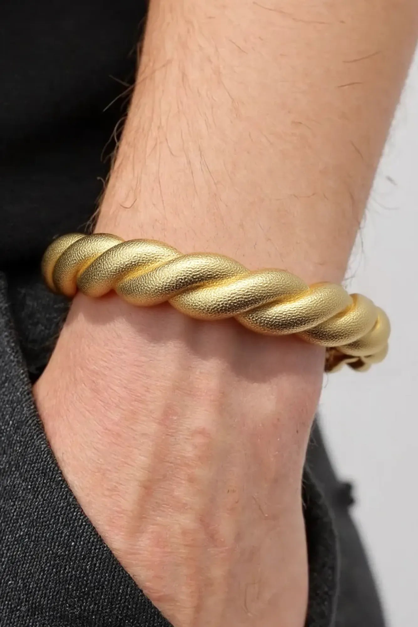 OMID Golden Twisted Contemporary Bracelet