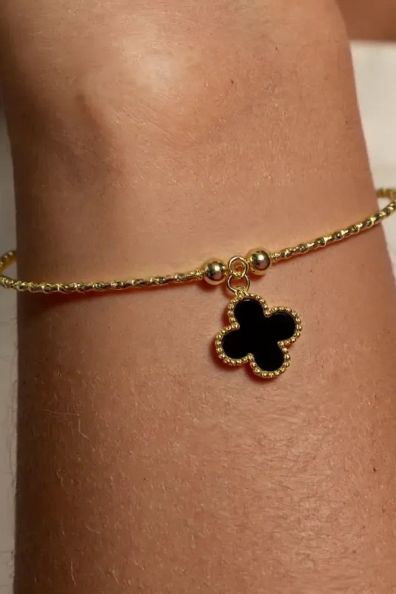 OMID Flower Charm Wire Bracelet