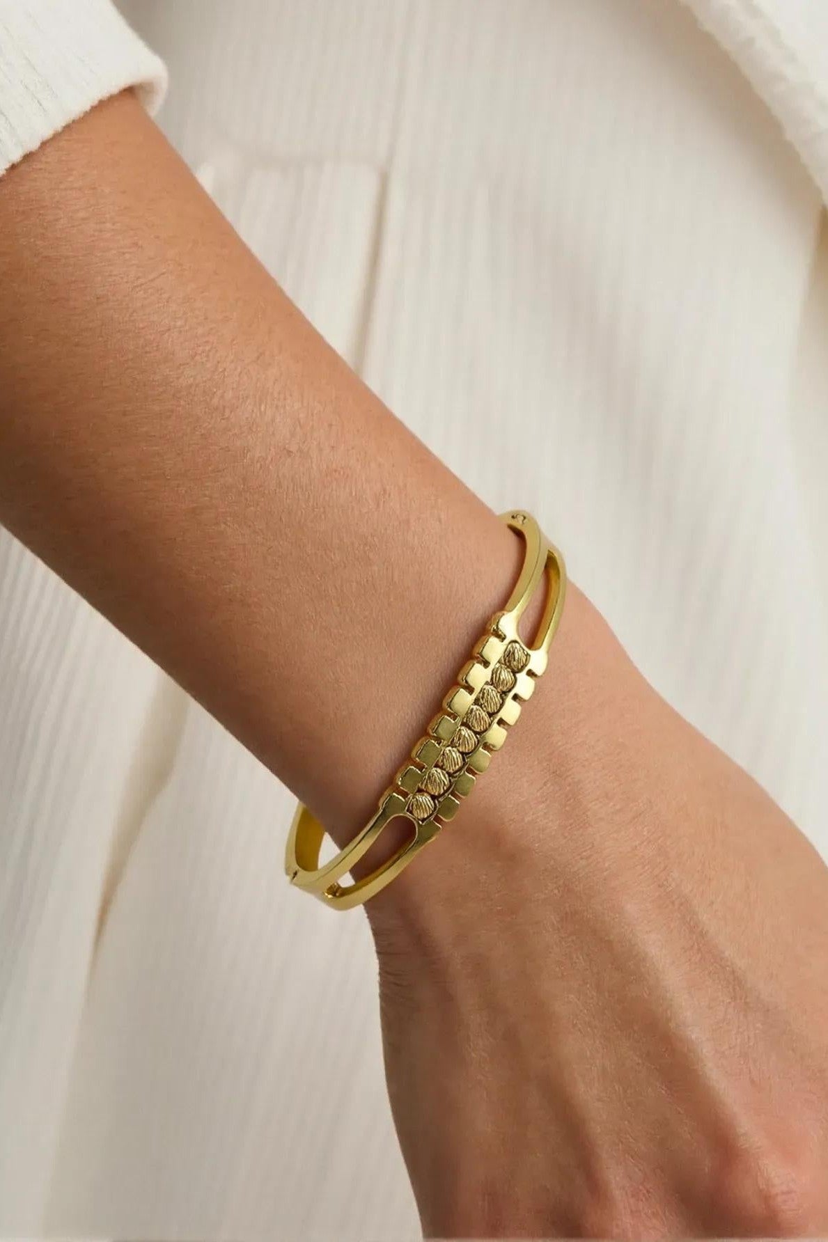 Elegant Gold Plated Geometric Link Bangle Bracelet for Women and Girls
