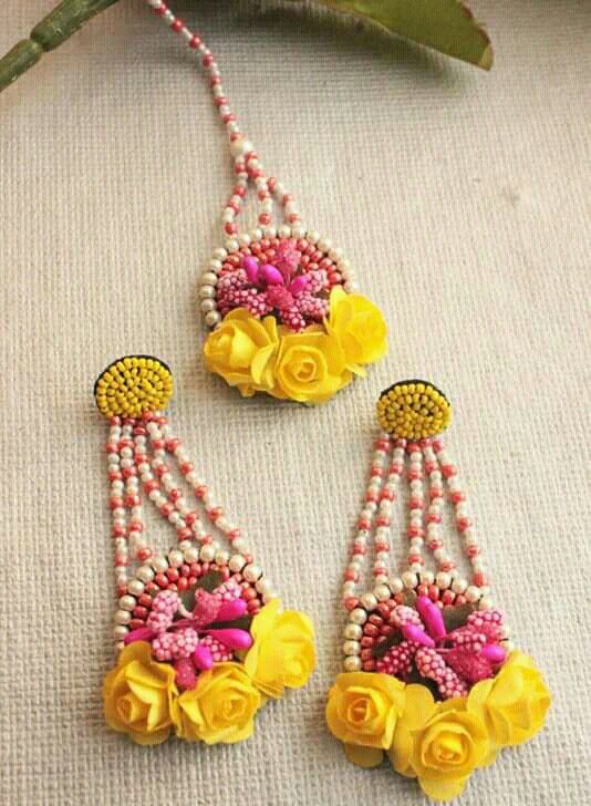 Customization: Any color combination available on request., Floral Jewelry Set with Customizable Colors.