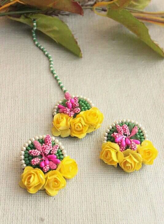 Customization: Any color combination available on request., Floral Jewelry Set with Customizable Colors.