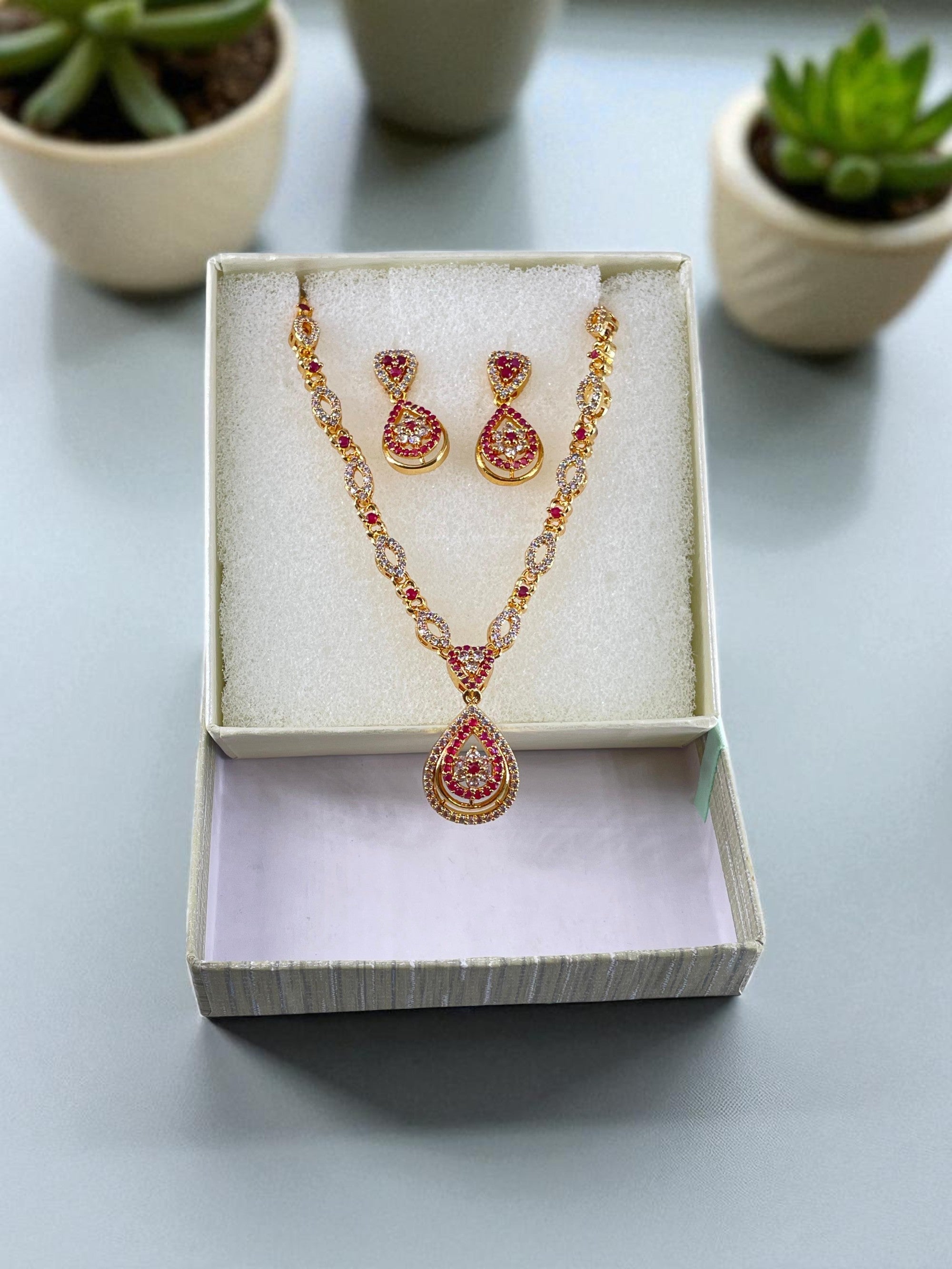 OMID, Gold-Plated Red Stone Necklace and Earrings Set for Women and Girls – Adjustable, Traditional Ethnic Jewellery, Party & Wedding Wear