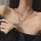 Women Antique necklace Color:- Silver Material :- Alloy zinc