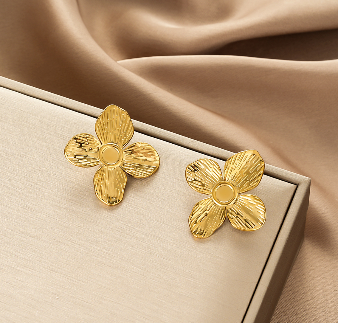Luxe Bloom Floral Studd Earrings