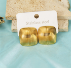 Ribbed Gold Square Stud Earrings ��� Classic Bold El